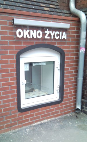Okno �ycia na ul. Rydygiera We Wroc�awiu, fot. MA
