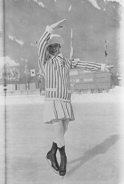 Sonja Henie na Igrzyskach w Chamonix w roku 1924, najmodsza w historii olimpijka