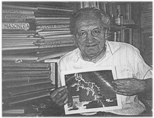 Anrzej Nowicki, w doniach wida
projekt okadki do jego ksiki „Wochy 1919-1999". Projekt
wykonany przez rzebiarza Donato Minnoniego. Na niebie widoczny jest „Taurus" — herb miasta Taurisano