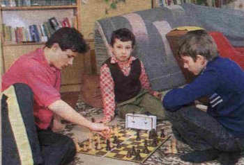 Przemek (z lewej), Krzy (po rodku) -
utalentowani szachici.
